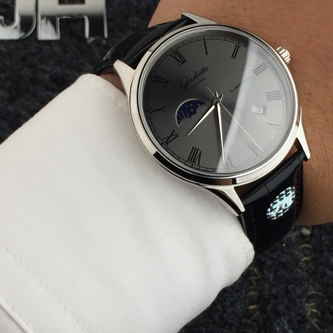 White 640. Gold ?20. (Waterproof 5 degrees, swimming ??!)
Glashutte, Sun Moon Stars series, with custom original imported 8217 movement (0 repair 0 after-sales), 24 hours/true moon phase display, 4/5-digit date display. Double sapphire crystal, Italian co