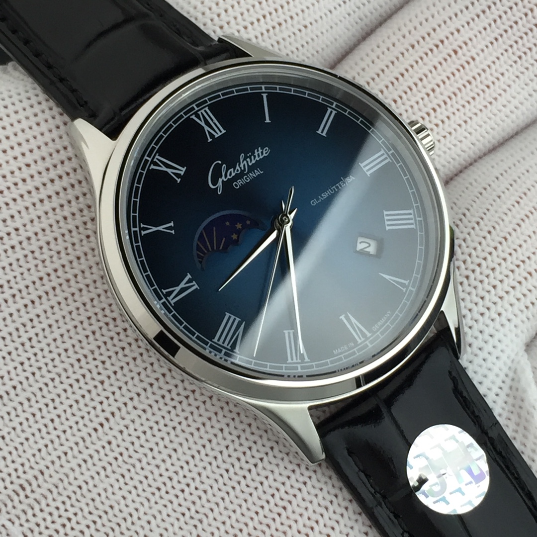 White 640. Gold ?20. (Waterproof 5 degrees, swimming ??!)
Glashutte, Sun Moon Stars series, with custom original imported 8217 movement (0 repair 0 after-sales), 24 hours/true moon phase display, 4/5-digit date display. Double sapphire crystal, Italian co