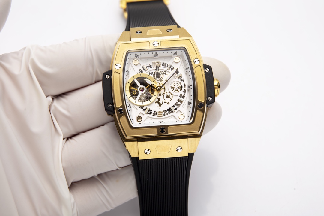 White 660. Gold ?20
The new HUBLOT BIG BANG Soul collection - watches are coming! The high-end custom fully automatic mechanical skeletonized movement, with the 9-digit position clearly visible tourbillon spinning non-stop, is full of dynamism.
Strap: Mad