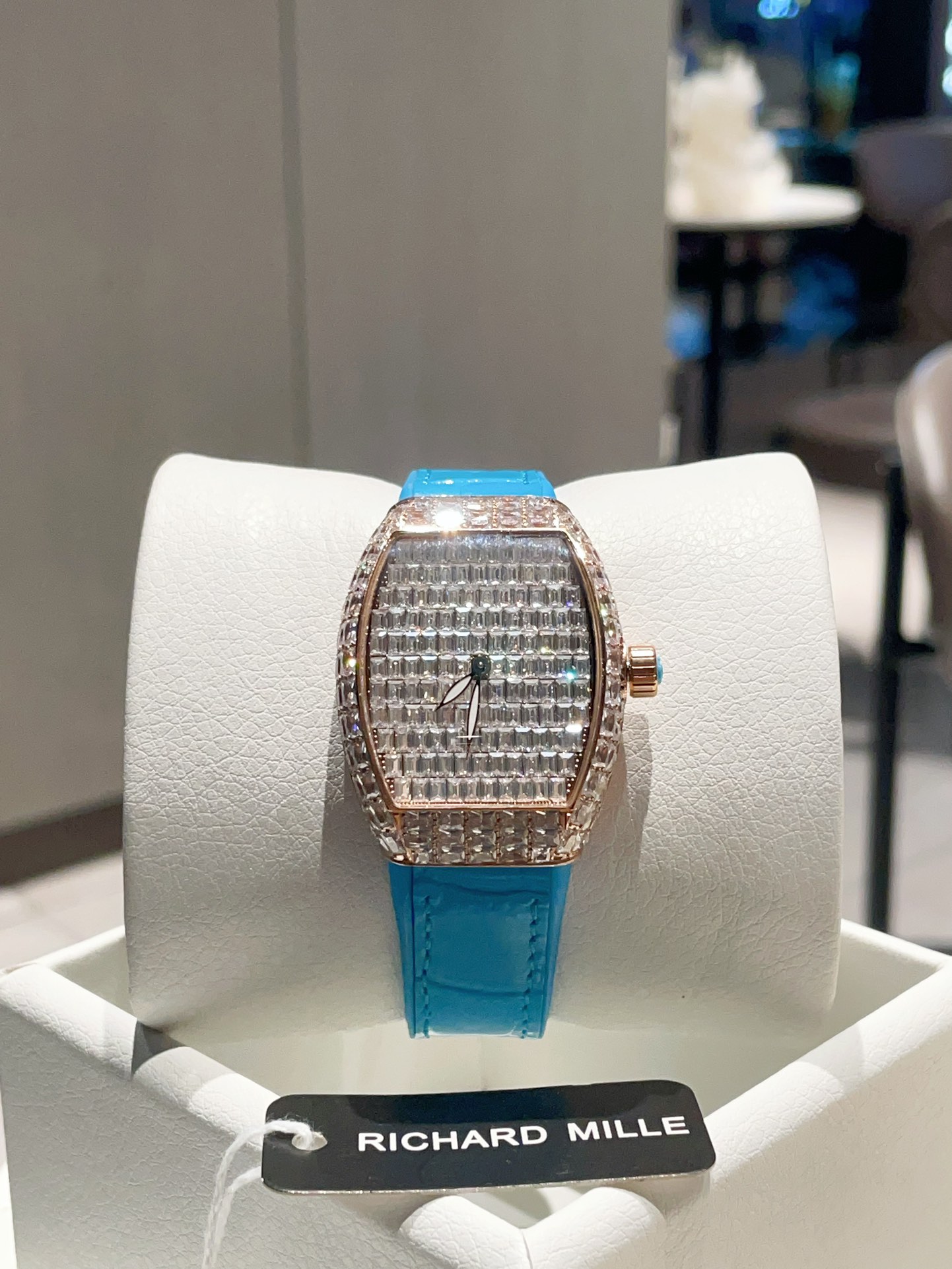 ?? White 720 Gold 750
Franck Muller V32 ABF Women's Yacht new 32mm perfect size with Swiss original movement guaranteed quality