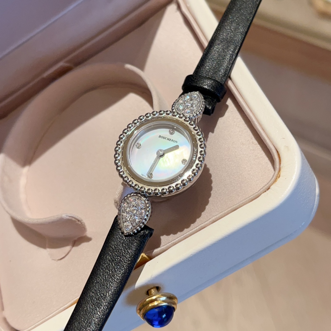 ?? White 950 gold 1000 diamonds ?200 New high quality: boucheron 's Serpent Boheme collection watches are now available!
Romantic Bohemian style, elegant and soft; With the classic teardrop-shaped and beaded bezel design, it creates exquisite watches.
[Wi