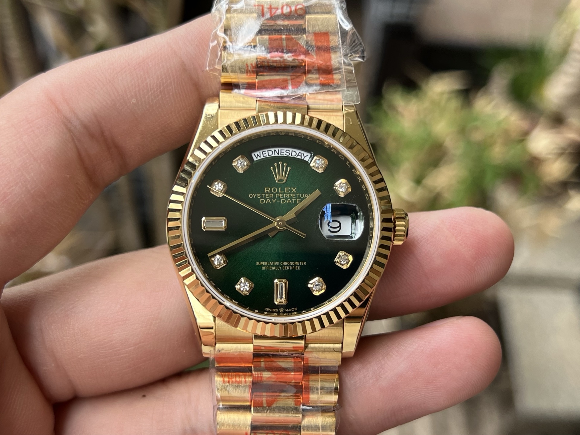 Online photo: DD36 Full Weight Edition - another super replica in cloning history: Day-Date 36 series - Full Weight edition (the official full watch weighs about 170 grams).

Breaking the limits of traditional craftsmanship: The common stainless steel mat