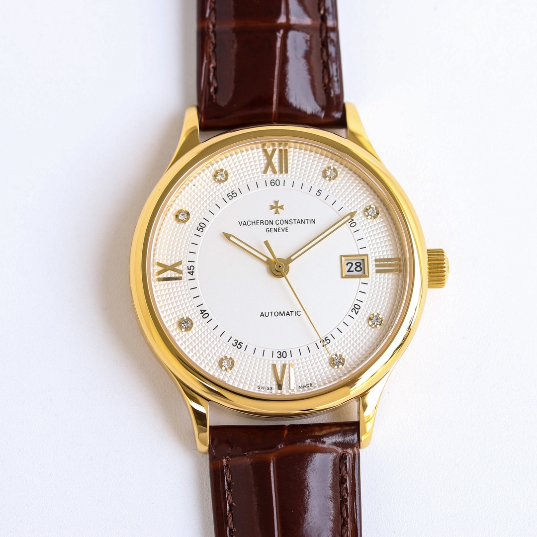 White 1100- Gold 1150.
Vacheron Constantin VC Heritage collection watches hit the market! Simple and elegant, perfectly combined, let you feel the refined and gentlemanly atmosphere! [Gift] This watch is equipped with the original imported 9015 ultra-thin