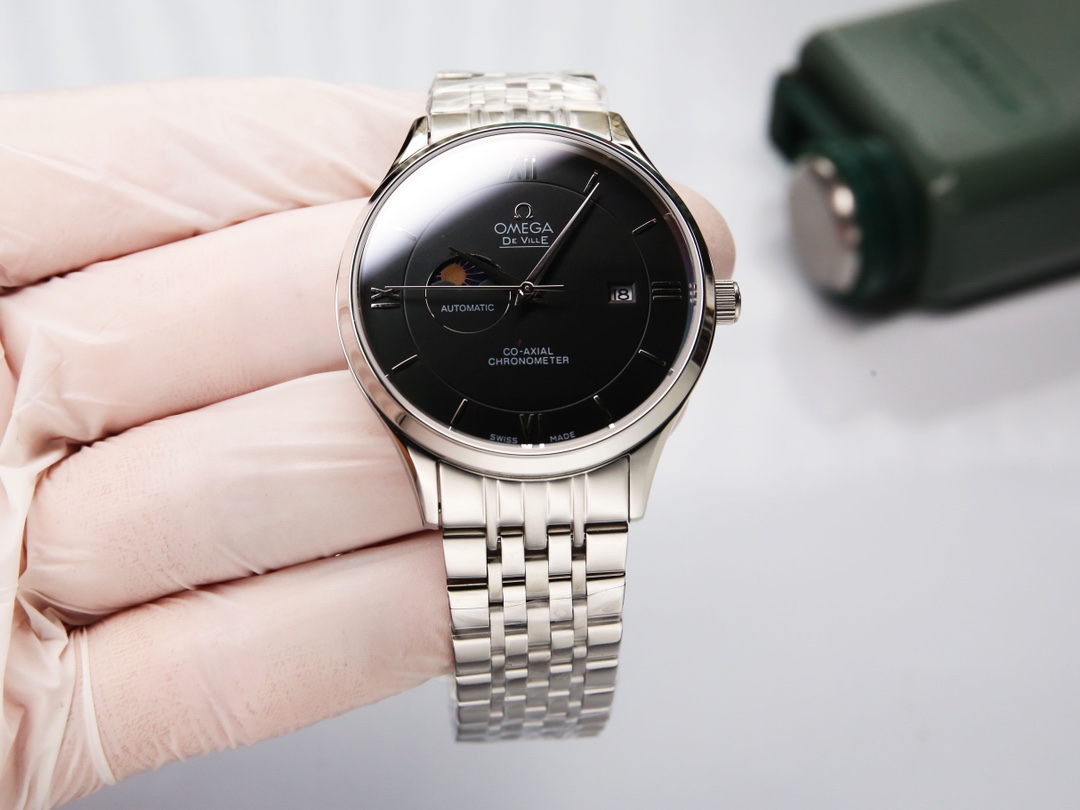 White steel: 720. Gold ?20 (Waterproof 5 degrees, swimming ??!)