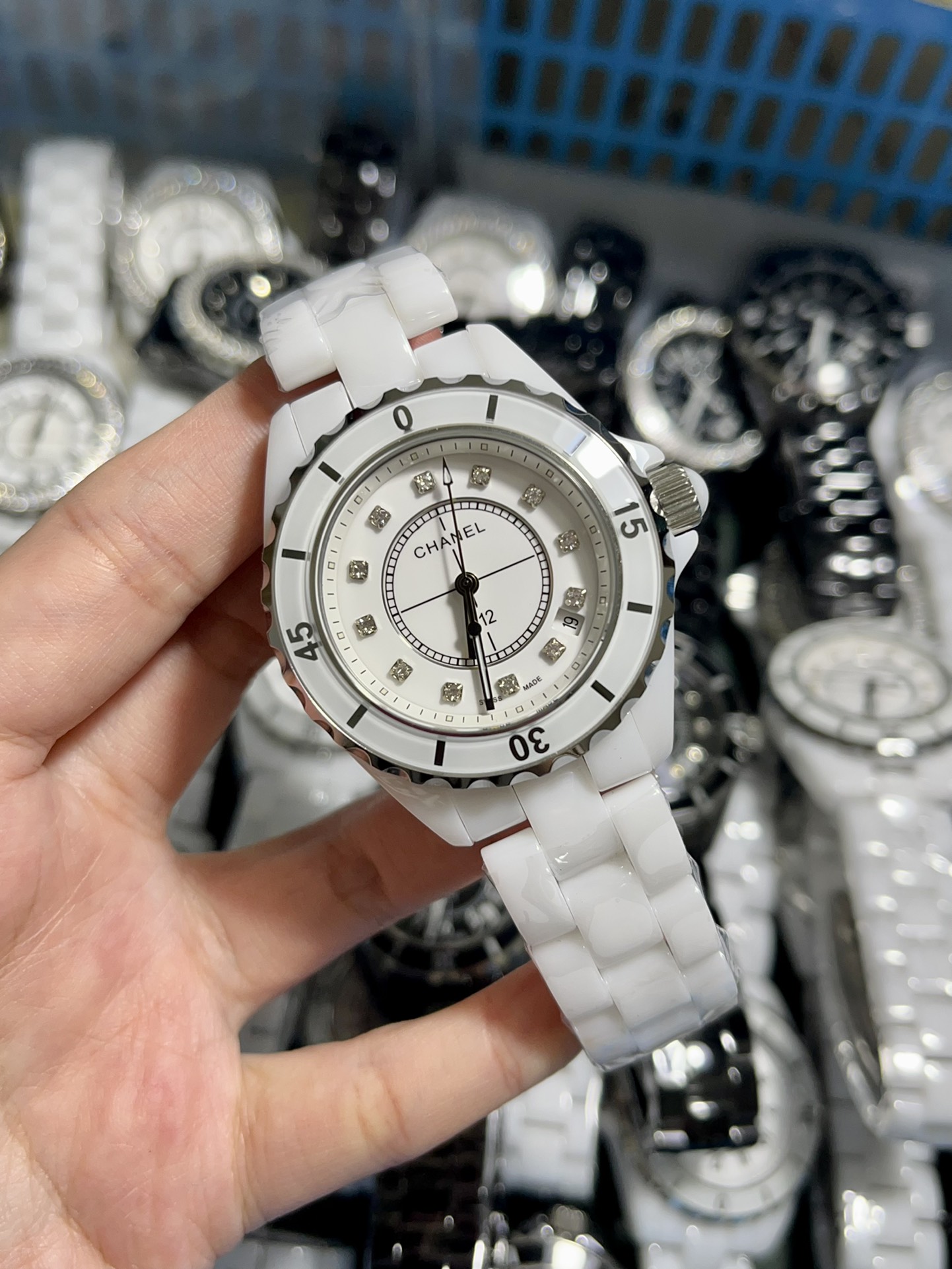 ??300 ?? Classic and timeless ~ Bestseller ??
?? CHANEL?J12? Classic Numerals/Stone Face Quartz style ??
33/38mm