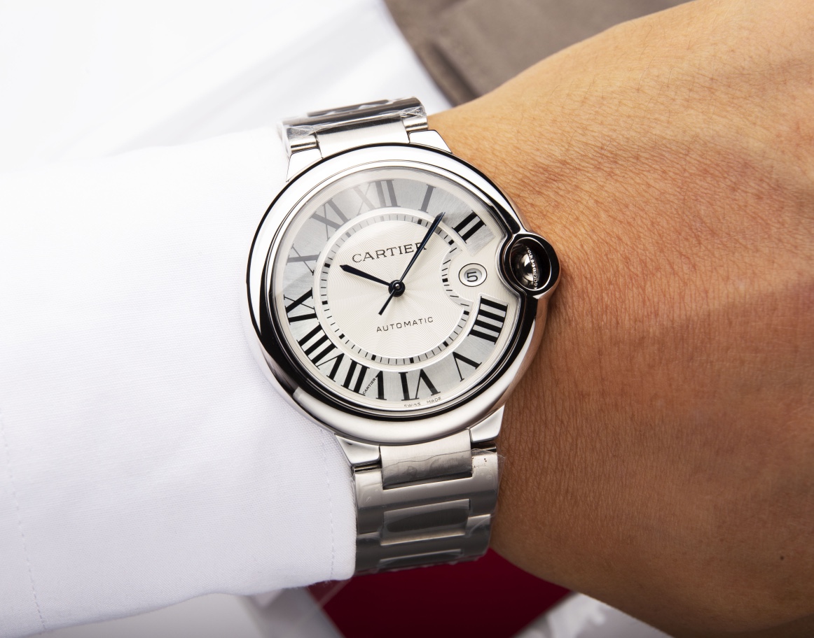 White steel 600. Gold ?20.
Taiwan factory Blue balloon version, 42mm Japanese machine 8215, water drop (fish eye bubble) Sapphire glass mirror height water resistance steel blue pointer color, head arc shape
(The ultimate requirement for replication leads