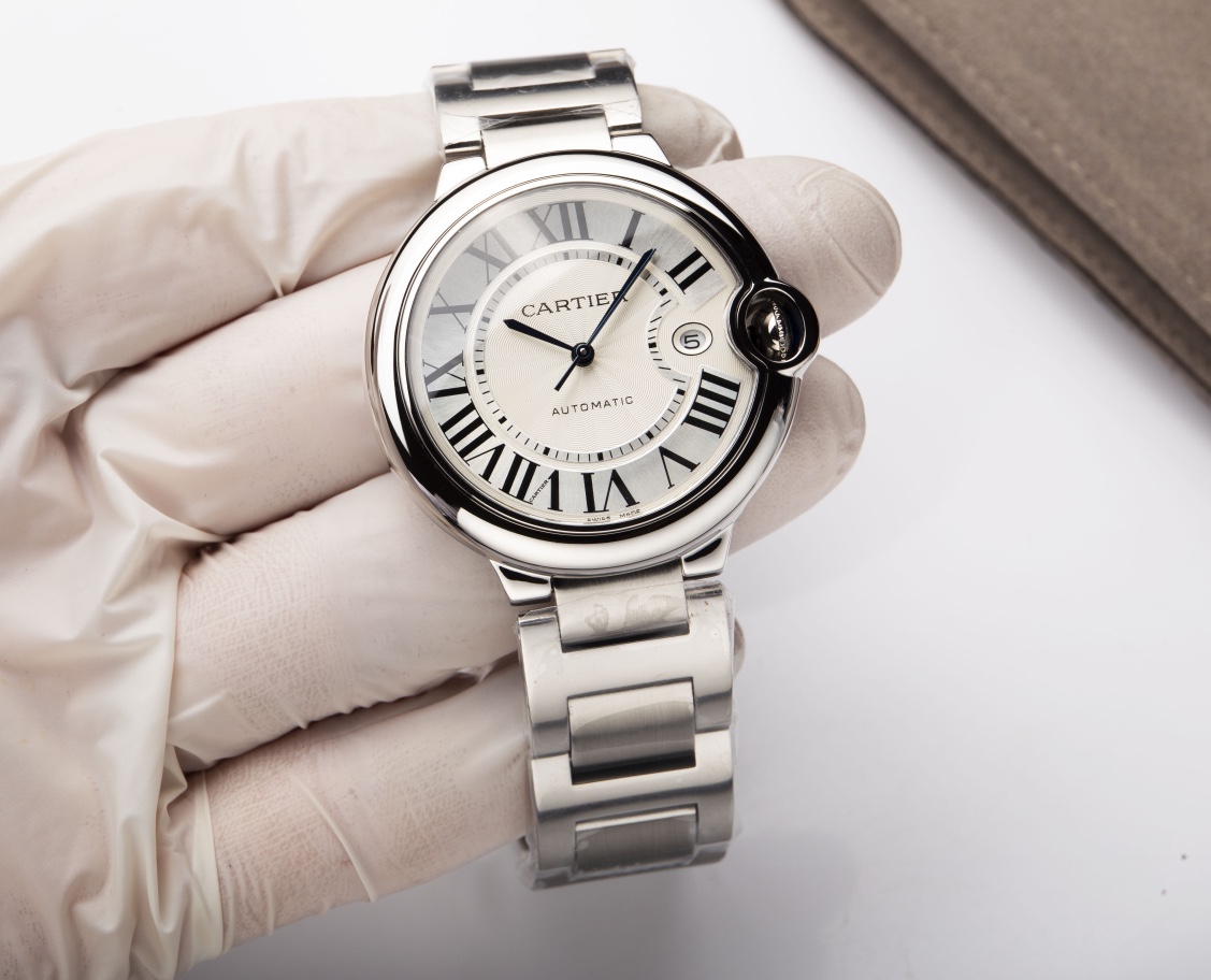 White steel 600. Gold ?20.
Taiwan factory Blue balloon version, 42mm Japanese machine 8215, water drop (fish eye bubble) Sapphire glass mirror height water resistance steel blue pointer color, head arc shape
(The ultimate requirement for replication leads