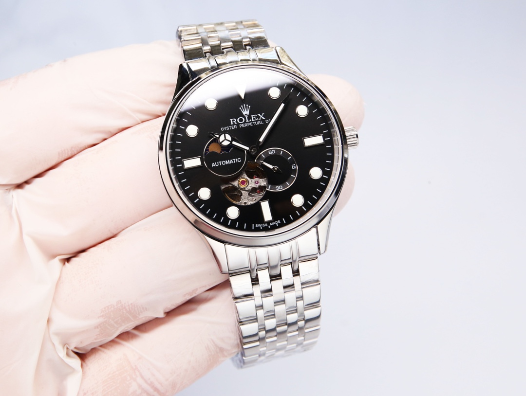 White steel :700. Gold ?20. (Waterproof 5 degrees, swimming ??)