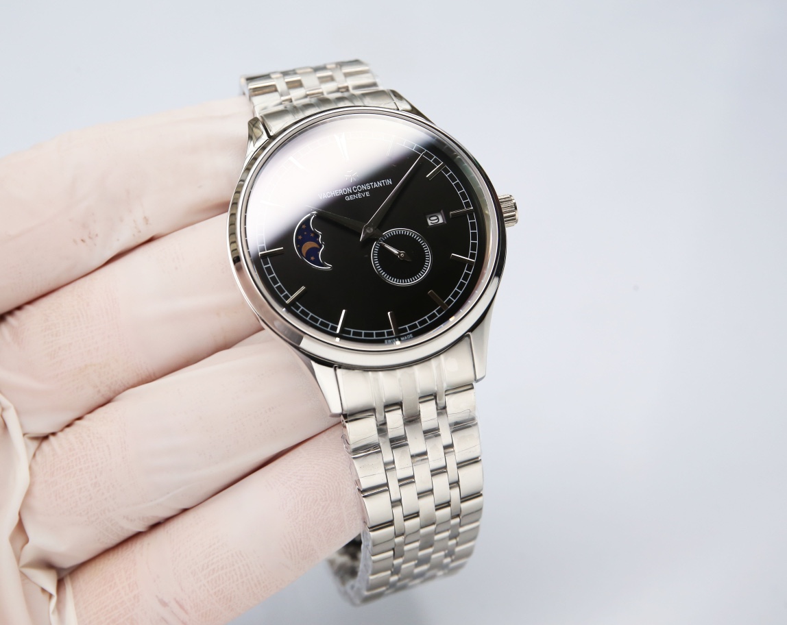 Stainless steel P: 700. Gold ?20. (Water resistance 5 degrees, swimming ??!)