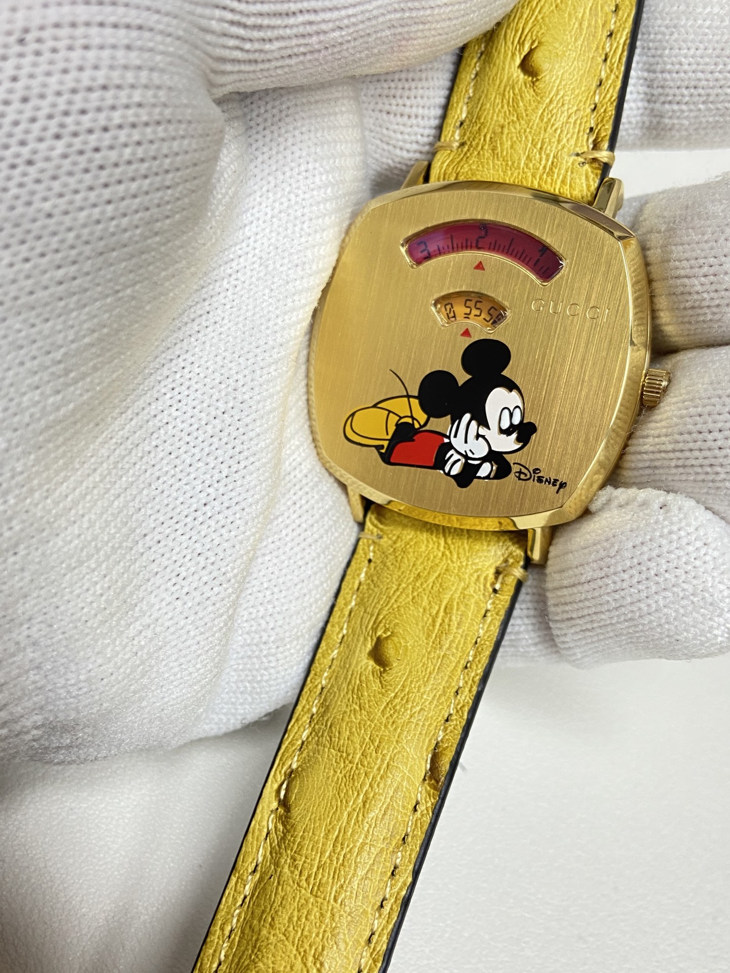 ?? 300
Super cute Mickey is here! 35mm 3
GUCCI -GUCCI Unisex Disney x Gucci Grip Collection Watch Disney x GucciDisney, stainless steel case, two Windows showing hours and minutes, Ronda quartz movement, one of the most beautiful watches Guci has produced