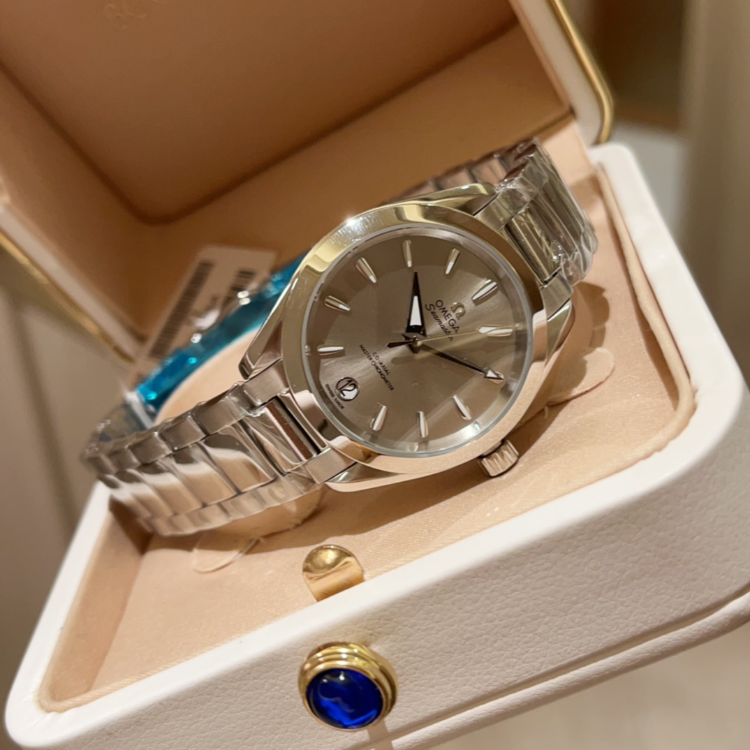 ?? White case 280 gold 300
New Aquq Terra Shades Seahorse AT150, multi-faceted colors, diverse interpretation
From sea to land, the Seahorse collection draws inspiration from the diverse colors of nature. This can be said to be the best commuter watch, su