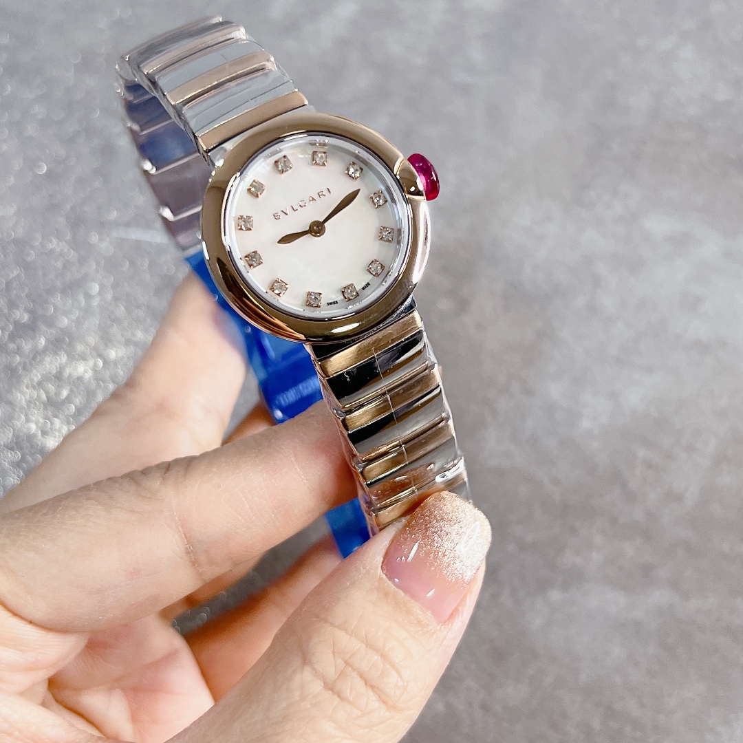 ?? White case 300, gold case 320, diamonds ?30 (order discount 20) BV small 28MM
BVLGARI [Bulgari] LVCEA collection new ladies' watch, this is a beautiful piece exclusive to goddesses, noble and luxurious yet reserved, versatile and elegant, with superior