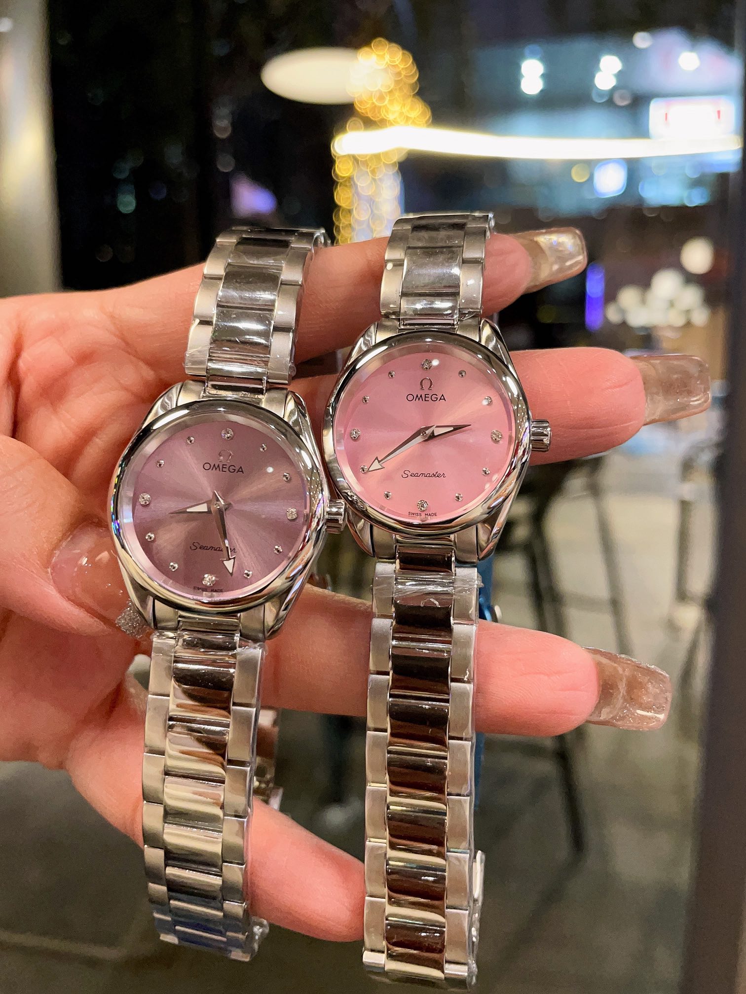 ?? 300 counter bestseller, exclusive launch! Be careful to distinguish alloy goods in the market!
Omega: Seamaster Aqua Terra ladies' watch ring set with sparkling diamonds, embodying exquisite charm.
This stainless steel watch, with a symmetrical 28mm di