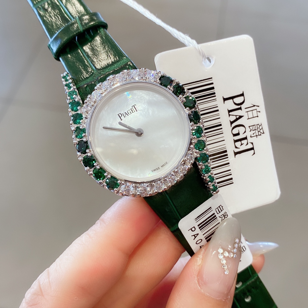 ??320 V10 Longines Piaget Limelight Gala watch. The dials are all made of aventurine, like a deep blue night sky with stars shining. Inspired by the spirit of this desirable era, it exudes an air of whimsical vitality, with its unrivaled aesthetics, full 