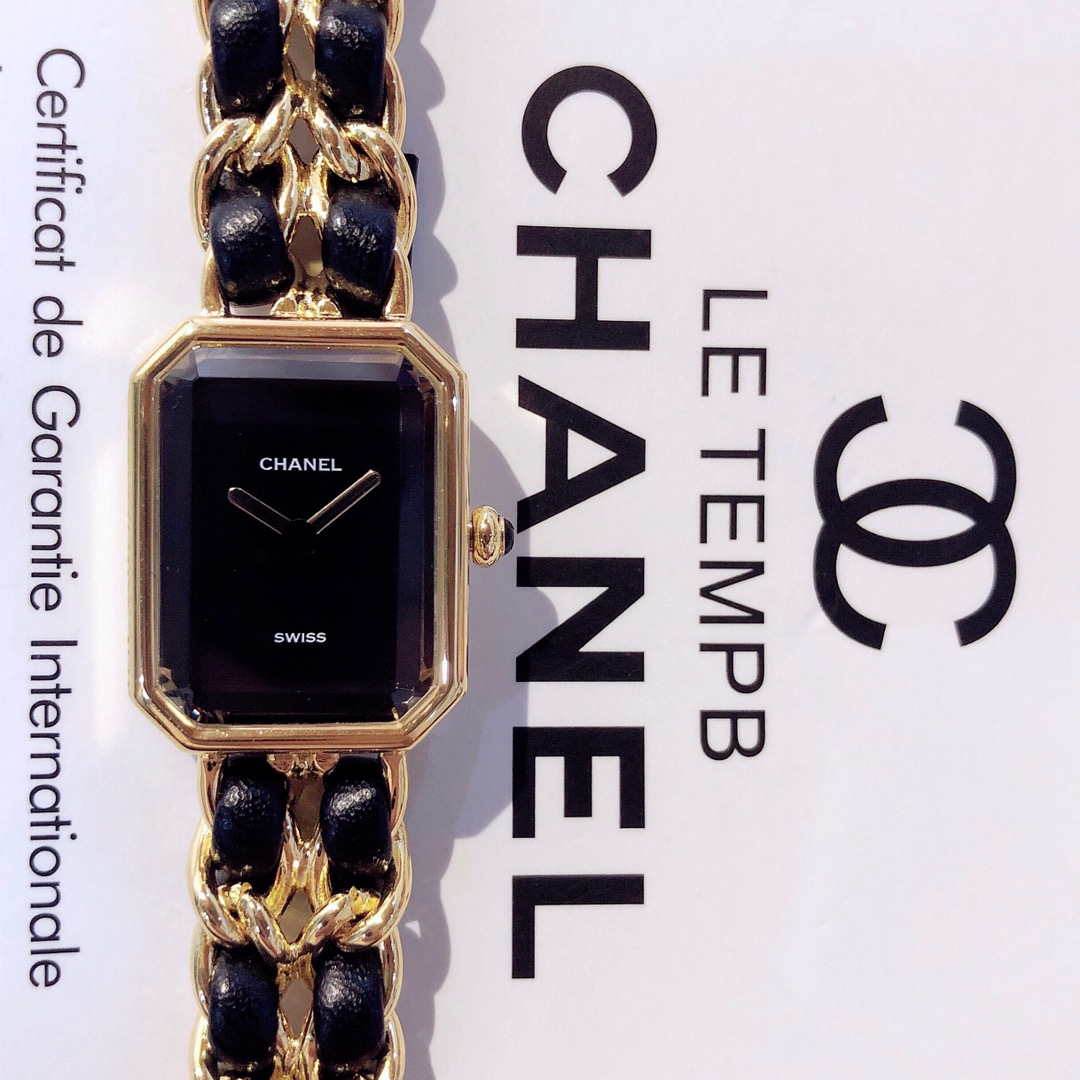 "??180" ?? CHANEL woven bracelet watch Classic "CHANEL PREMIERE ROCK collection watch, no second hand, no numerals, no hour markers on the dial, you feel the time as you please. Modern concerto, the distinctive bracelet adds a touch of avant-garde fashion