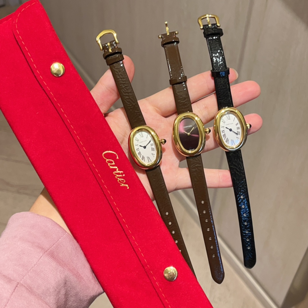 ?? 320 gold 350 diamonds +100
The Baignoire Bathtub collection watch, with its elegant European bathtub shape, perfectly interprets Cartier's classic aesthetic and brings a refreshing force to watch design
Another classic from Cartier, the bathtub collect