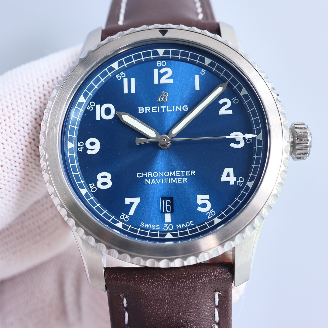 White shell 1450 Black shell 1500 steel band 1550
[Rose][Rose][Rose] Breitling Pilot Legend Aviation Collection, classic, simple and elegant design, stylish and elegant, automatic mechanical watch, it is equipped with the 2824 movement, accurate timekeepi