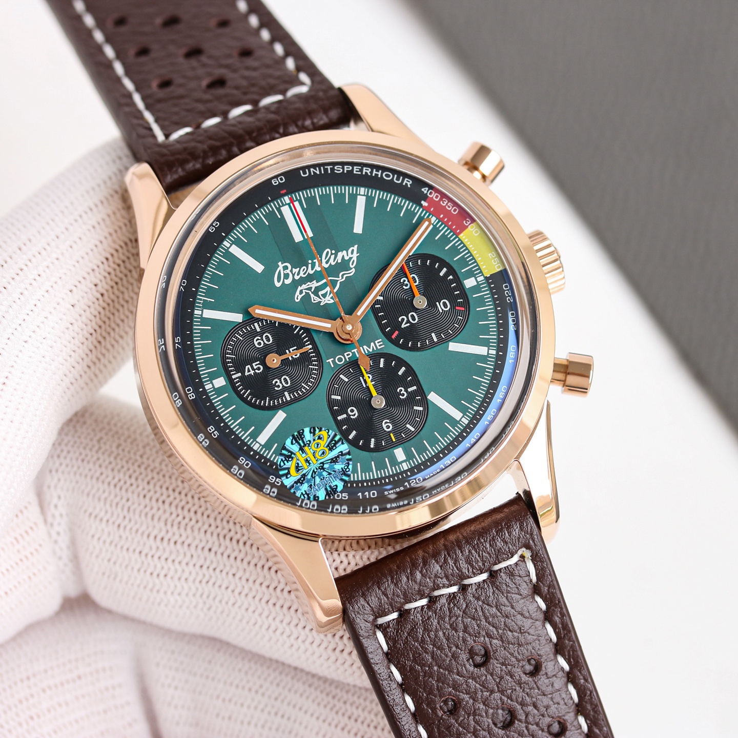 White case 1650, rose case 1700
BLS new Breitling Premier B01 Chronograph (the same as Daniel Wu)
Material: 316L stainless steel
Diameter: 42mm
Thickness: 13.65 mm
Crystal: Pot lid curved crystal glass, double-sided anti-glare treatment
Case back: screw-d