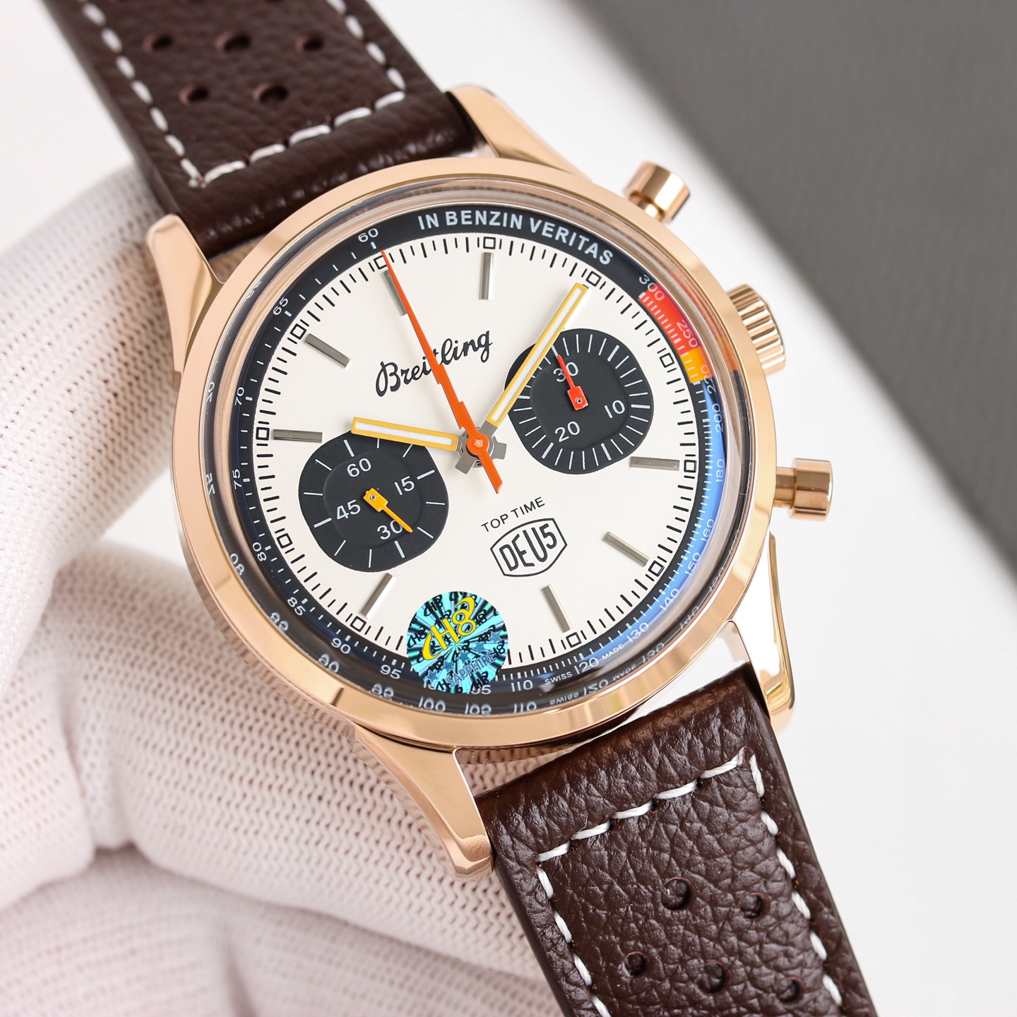 White case 1650, rose case 1700
BLS new Breitling Premier B01 Chronograph (the same as Daniel Wu)
Material: 316L stainless steel
Diameter: 42mm
Thickness: 13.65 mm
Crystal: Pot lid curved crystal glass, double-sided anti-glare treatment
Case back: screw-d