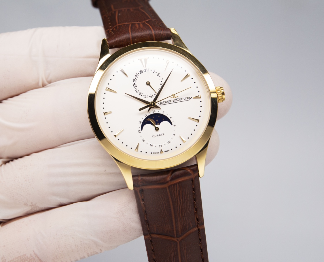 White leather 280. Gold ?20. Steel strap ?20. (Classic model space limited, order inquiry)