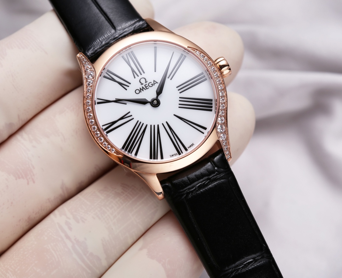 White skin 400. Gold ?20.
OMEGA -OMEGA De Ville collection
Imported quartz movement - accurate timekeeping
Quartz women's watch
316L stainless steel with perfect texture
Sapphire crystal finish (scratch-resistant and durable)
Imported cowhide strap
Ladies