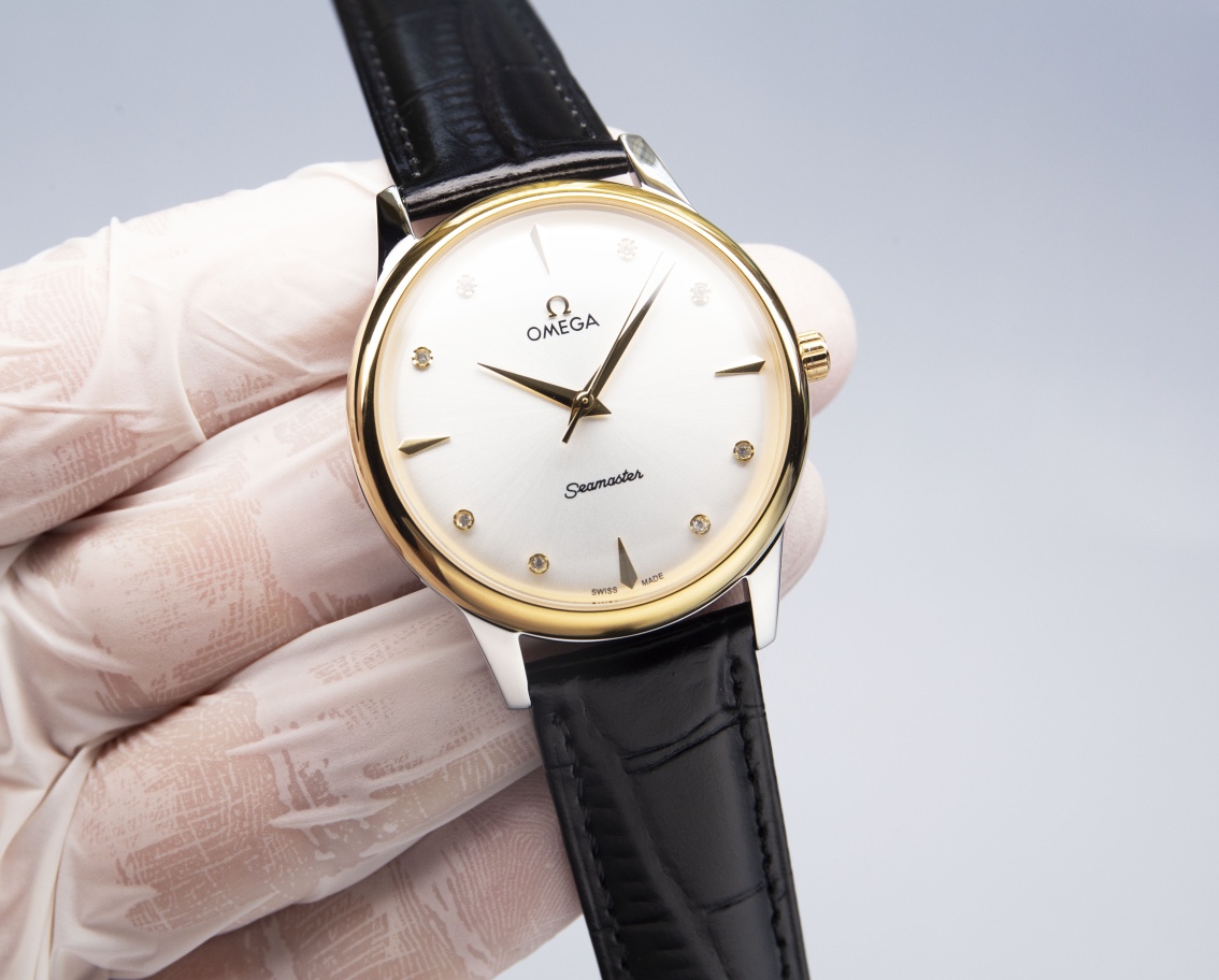 White sheet 580. Gold ?20. Steel strip ?20.
Brand: Omega
Type: Men's luxury watch
Material: 316 stainless steel case (pot lid shape)
Movement: Original imported Citizen movement (zero rework, tested upon shipment.)
Material: Mineral scratch-resistant glas