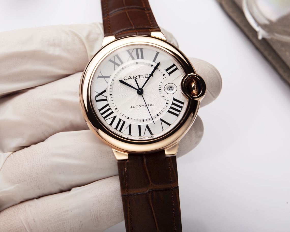 White leather 580. Gold ?20. Steel band ?20.
Taiwan factory Blue balloon version, 42mm Japanese machine 8215, water drop (fish eye bubble) Sapphire glass mirror height water resistance burnt steel blue pointer color, head arc shape
(The ultimate requireme