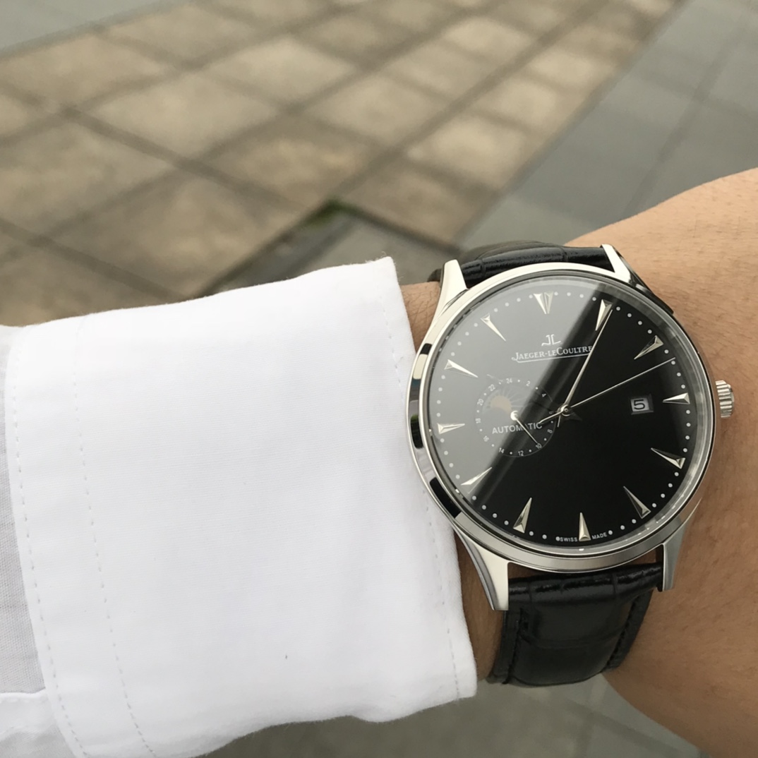 White Leather 640. Gold ?20. (5 degrees water resistant, swimmable ??!)
Jaeger-lecoultre Sun Moon Stars collection, with original imported 8217 movement (0 repair 0 after-sales), 24 hours/true moon phase display, double sapphire crystal, Italian cowhleath