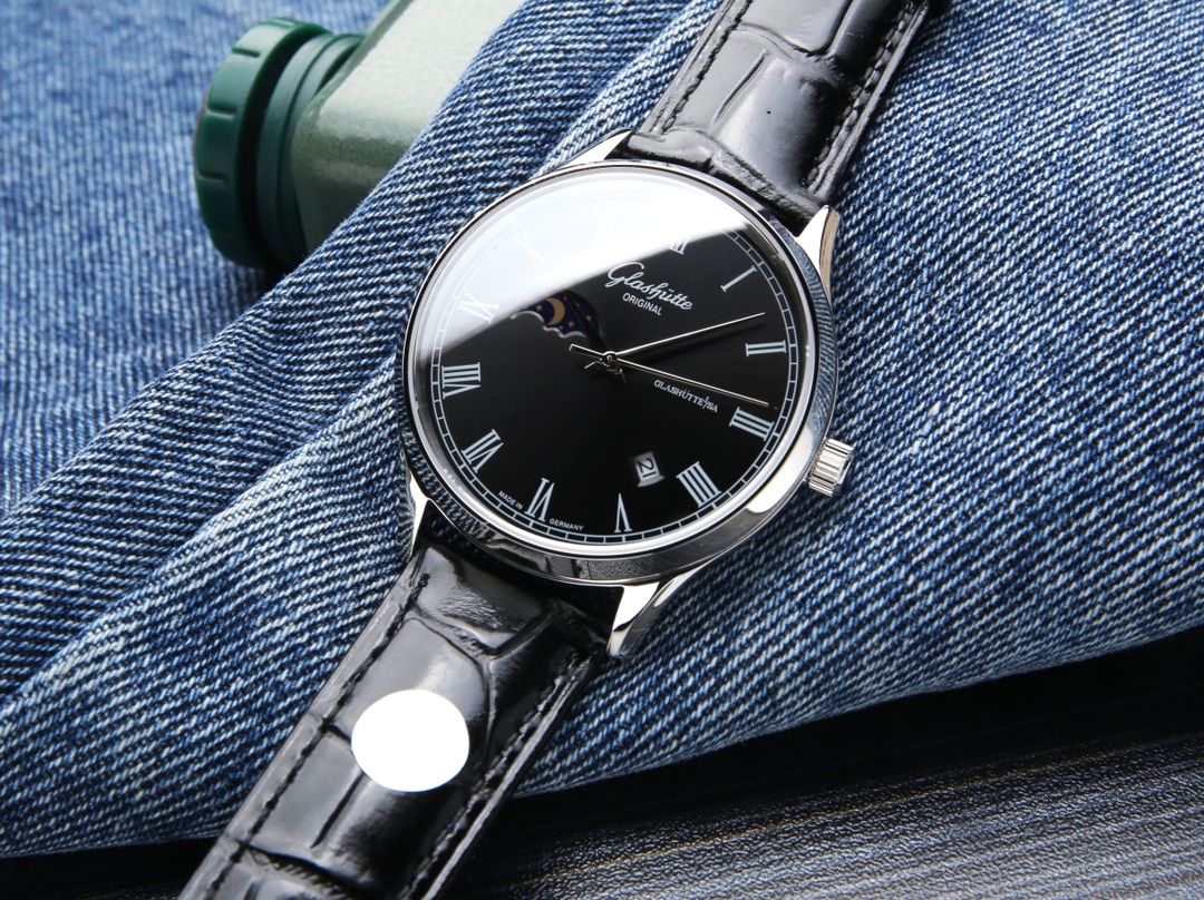 White leather 640. Steel band ?20. (Deep WATERPROOF, swim-safe ??!)