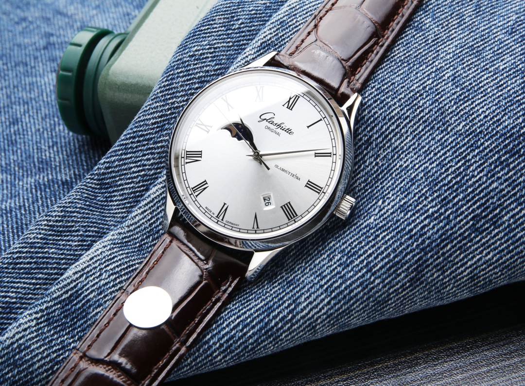 White leather 640. Steel band ?20. (Deep WATERPROOF, swim-safe ??!)