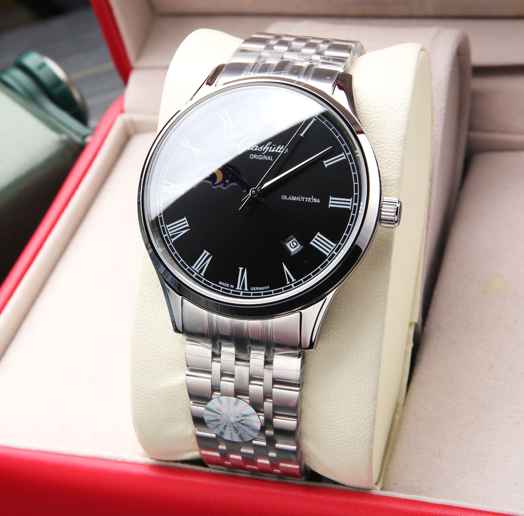 White leather 640. Steel band ?20. (Deep water resistance, swimmable ??!)
Glashutte, Sun Moon Stars series, with custom original imported 8217 movement (0 repair 0 after-sales), 24 hours/true moon phase display, 4/5-digit date display. Double sapphire cry