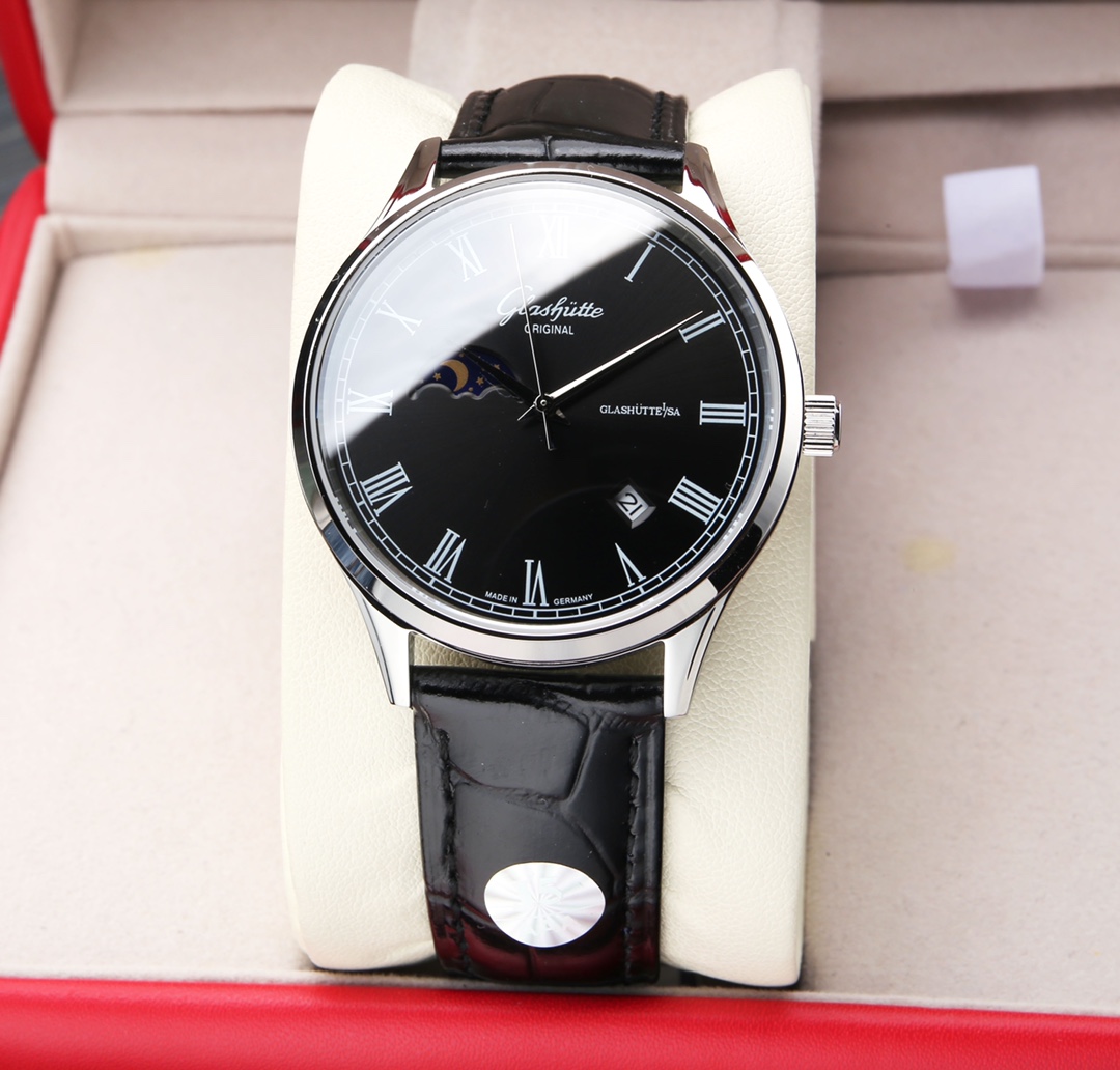 White leather 640. Steel band ?20. (Deep water resistance, swimmable ??!)
Glashutte, Sun Moon Stars series, with custom original imported 8217 movement (0 repair 0 after-sales), 24 hours/true moon phase display, 4/5-digit date display. Double sapphire cry