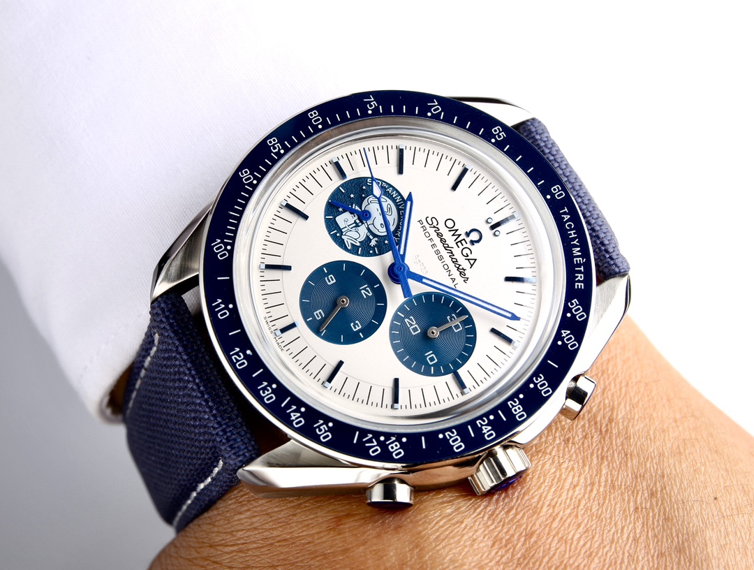 White leather 640. Steel band 670.