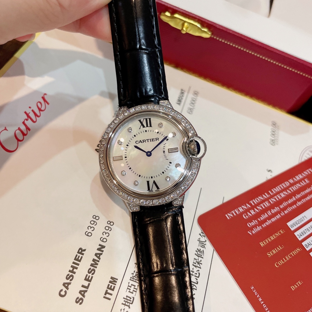 340???? New Cartier Ballon Bleu collection for women! The design is grand and timeless, and not at all out of date. Get your hands on ?? Swiss quartz movement ? versatile size 36mm Made of high-quality mother-of-pearl dial elegant and refined ? dial with 