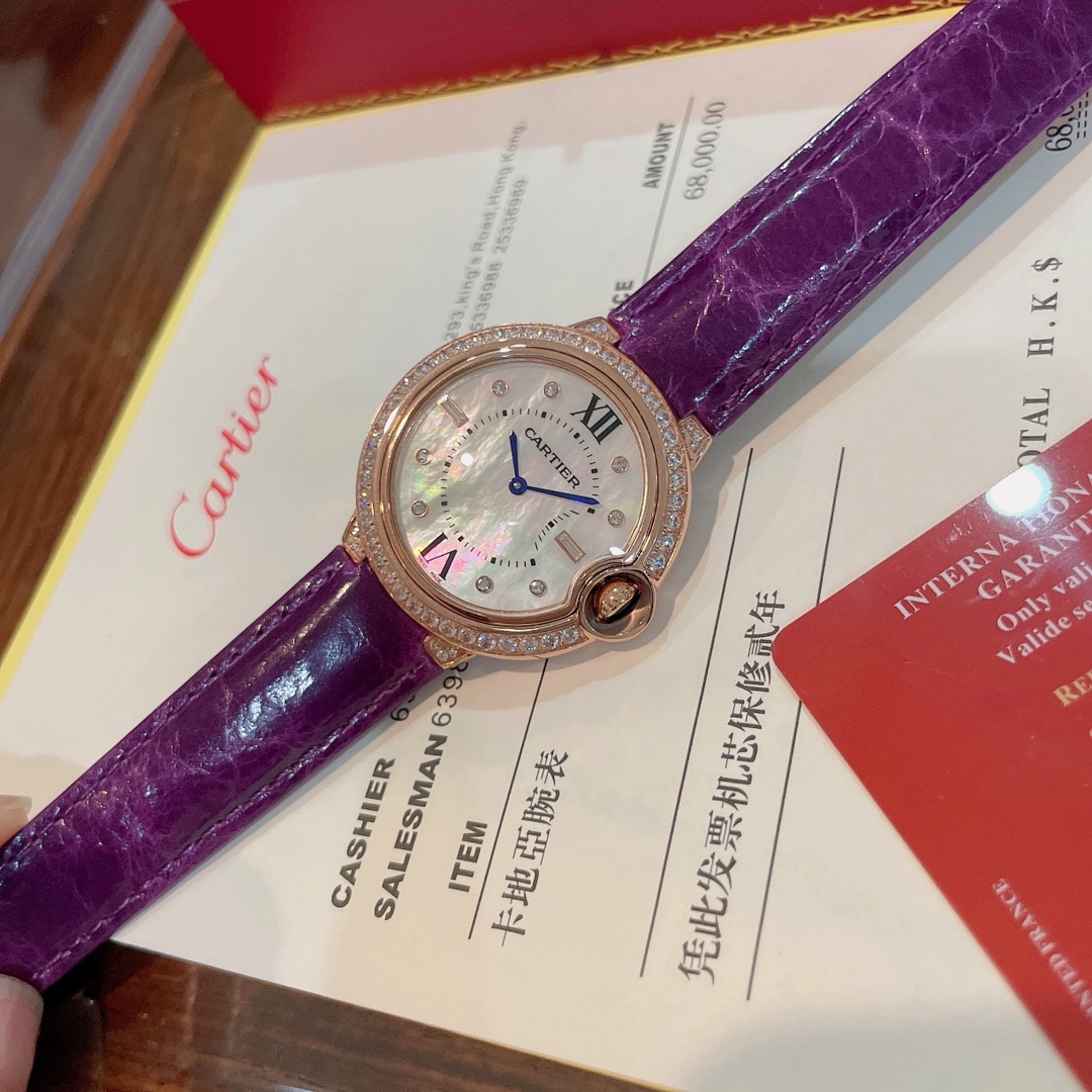 340???? New Cartier Ballon Bleu collection for women! The design is grand and timeless, and not at all out of date. Get your hands on ?? Swiss quartz movement ? versatile size 36mm Made of high-quality mother-of-pearl dial elegant and refined ? dial with 