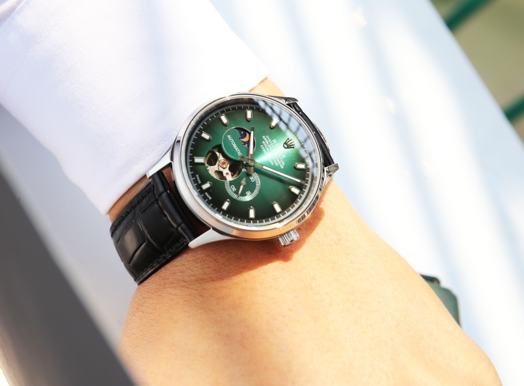 White leather 680. Gold ?20. Steel belt ?20. (Waterproof 5 ??, swimmable ??)
Rolex, Sun Moon Star series, with original imported 82S7 movement (0 repair 0 after-sales service), 9-digit personalized 24-hour/true moon phase display, skeletonized design, vis