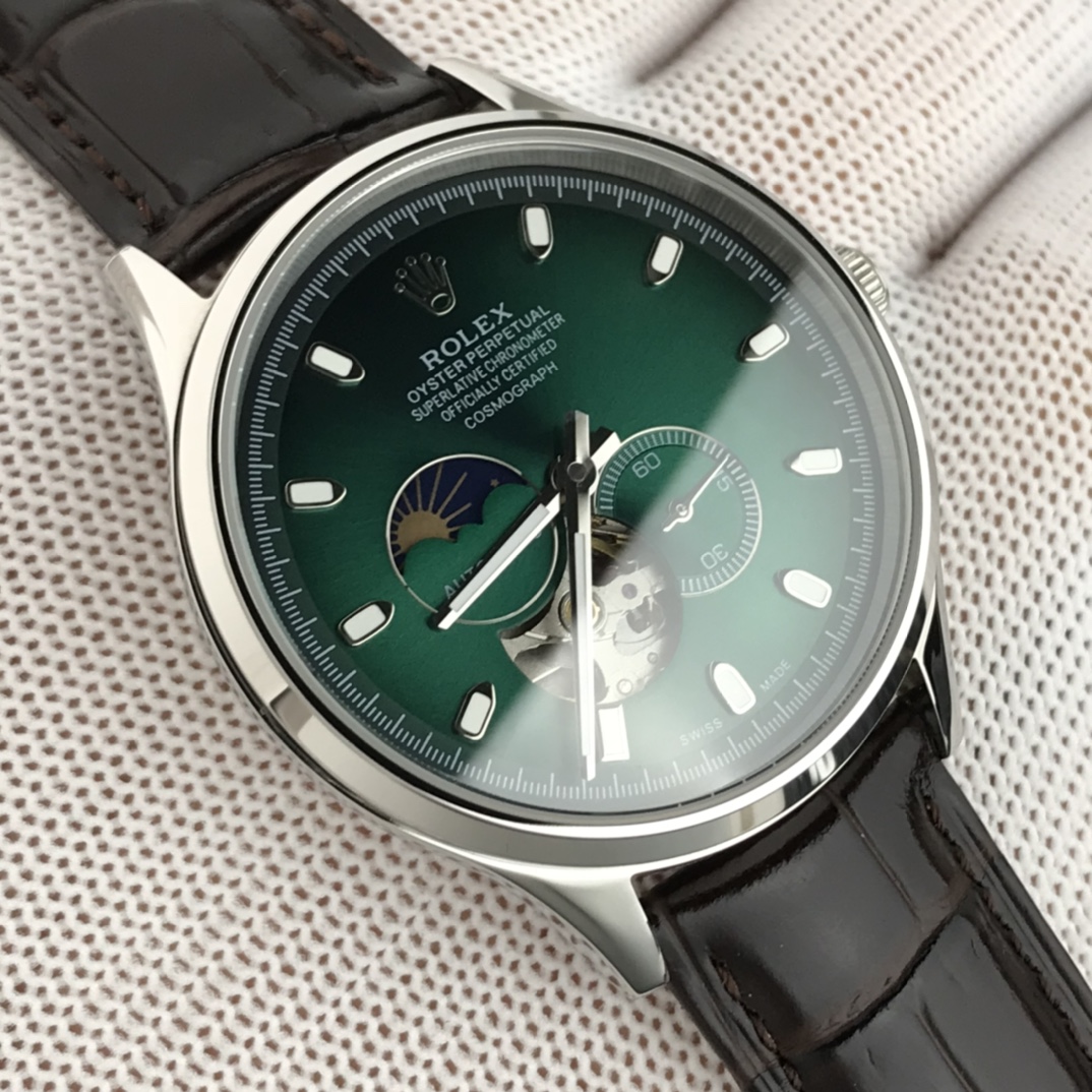 White leather 680. Gold leather ?20. Steel band ?20. (WATERPROOF 5 degrees, swimmable ??)