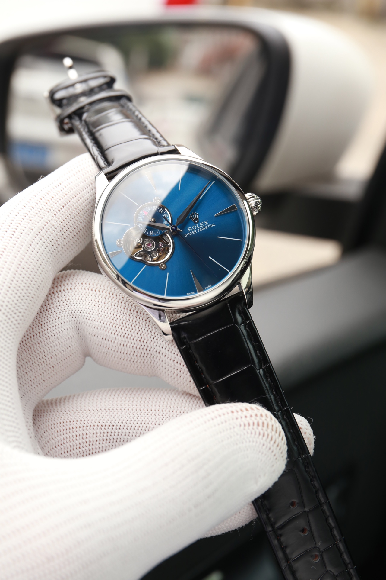 White leather P: 600. Steel band ?20.