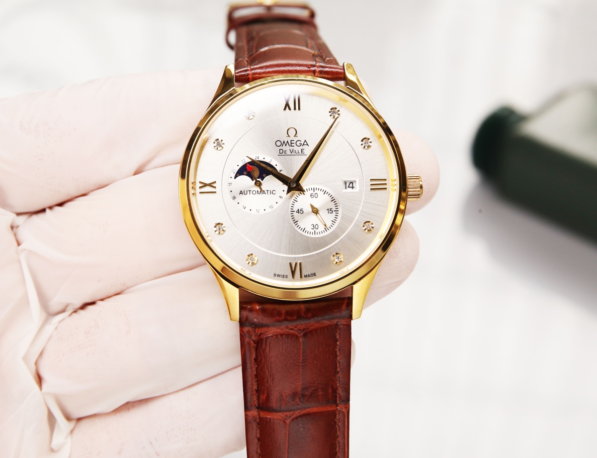 White skin P: 640. Gold ?20 (5 ?? Water resistance, swimmable ??!)
Omega - Sun Moon Star series, with custom original imported 8219 movement (0 repair 0 after-sales), 24 hours/true moon phase display, 5-position small seconds. Double sapphire crystal, Ita