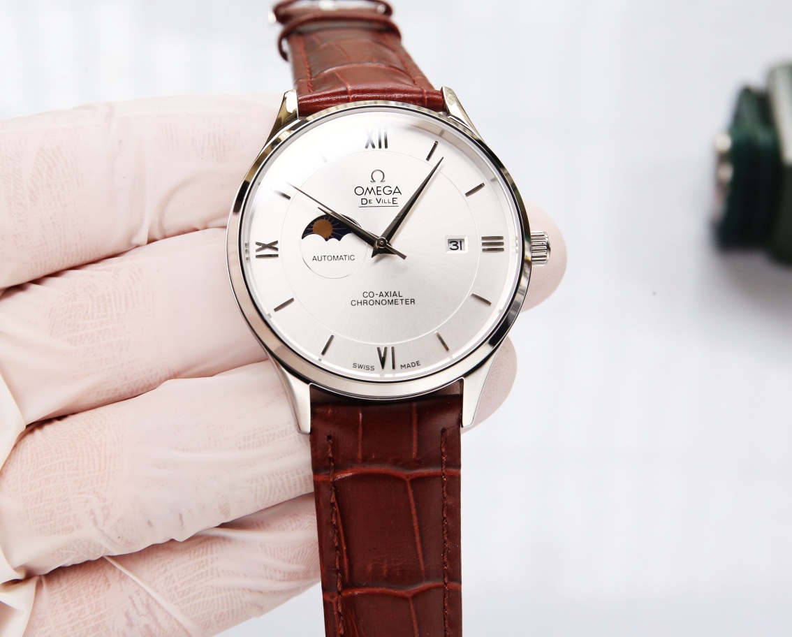 White leather P:700. Steel band ?20 (Waterproof 5 degrees, swimmable ??!)