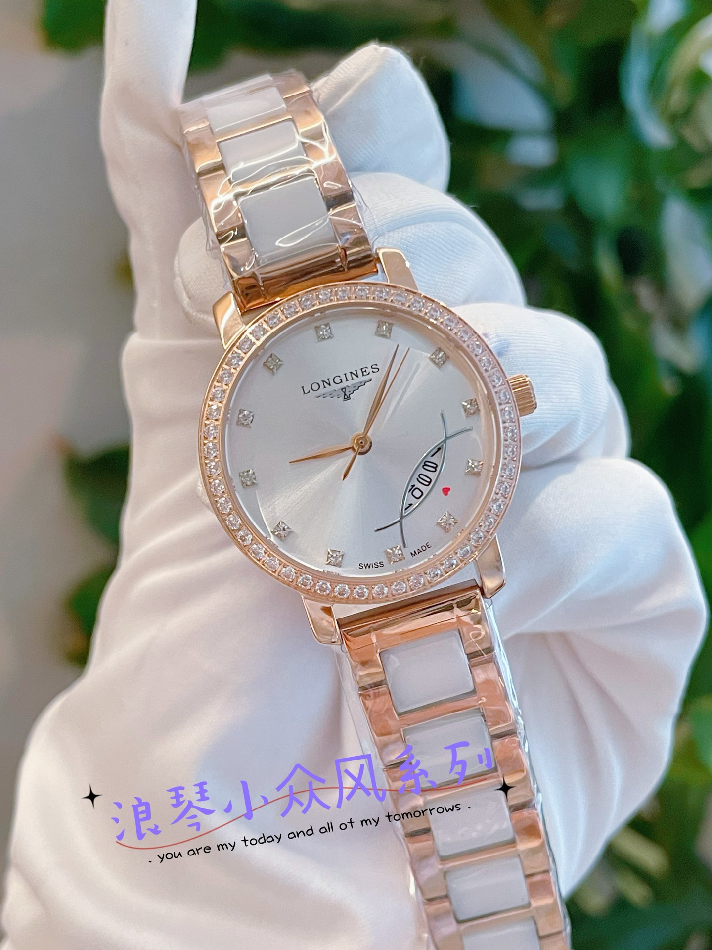 ?? White diamonds 220 Rose 240 Steel strap ?20 ceramic ?40 New Longines ??-Longines simple and elegant women imported quartz movement Mineral glass mirror 316L Stainless steel case 30mm diameter 8mm thick This watch is beloved by women for various occasio