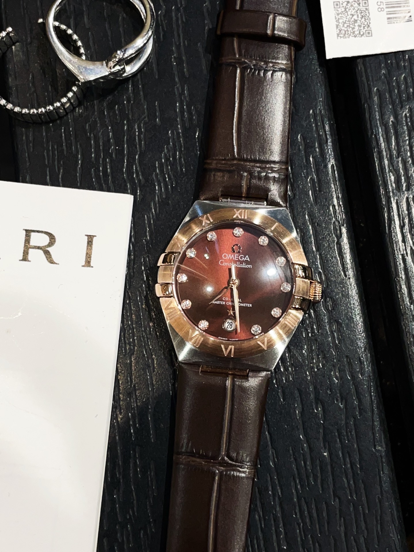 ?? White diamond 300/ Diamond 320
Omega Constellation 5 - New firework dial
The romantic spiral fireworks dial is extremely brilliant, making time deep and mysterious, full of infinite possibilities.
The case is made of 316 stainless steel and CNC polishe