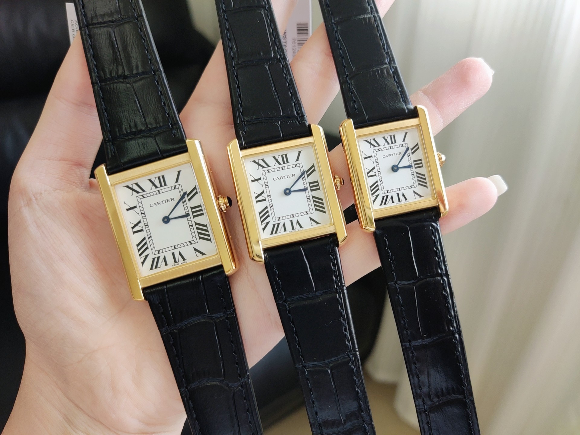 Versatile recommendation [White Shell 210 rose gold +20 diamonds +30]
Cartier Classic Tank Solo simple, elegant and versatile must-have
Small 24mm, medium 27mm, large 31mm