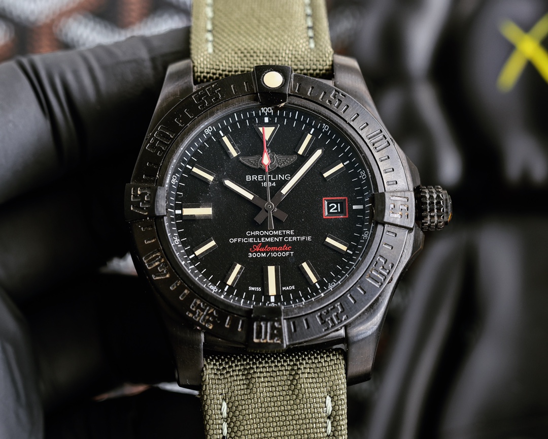 ?? Breitling Avenger Series Automatic Mechanical 43*13mm arch bridge Tempered glass Thai Oak tape/Military canvas strap Original pin buckle Avenger Blackbird Reconnaissance Aircraft carrying the mission of changing history