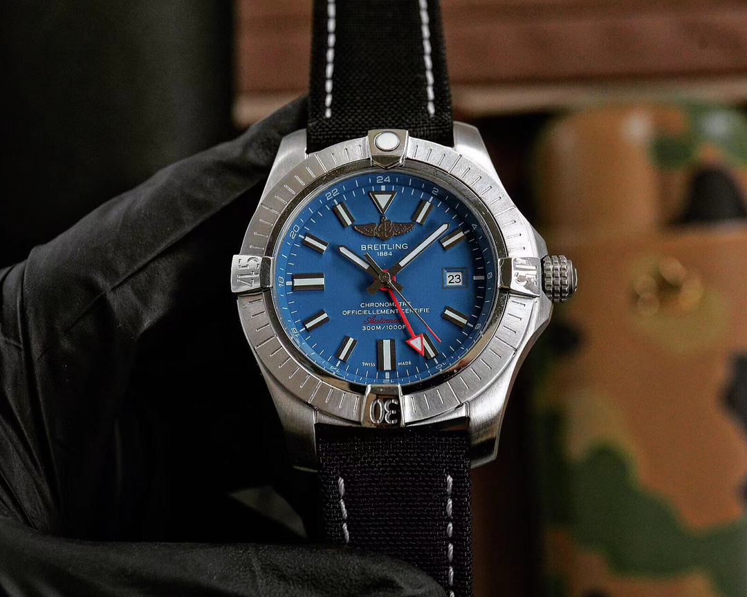 ?? Breitling Avenger Series Automatic Mechanical 43*13mm arch bridge Tempered glass Thai Oak tape/Military canvas strap Original pin buckle Avenger Blackbird Reconnaissance Aircraft carrying the mission of changing history