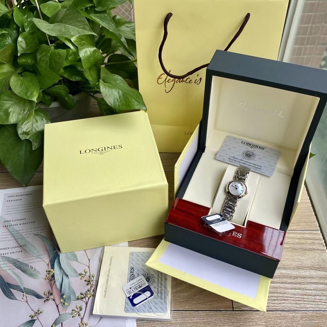 ??350 Size 26.5mm Longines Moon of the Heart Series watch, ladies' super beautiful and elegant style, fashionable quartz watch, suitable for all occasions. The grand show starts with the Moon Heart collection ~ 2 styles, Roman numerals and diamonds, perfe