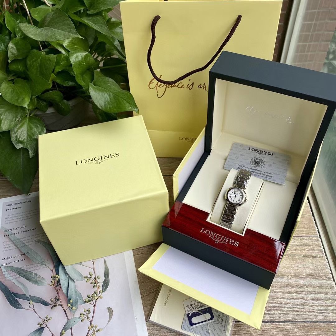 ??350 Size 26.5mm Longines Moon of the Heart Series watch, ladies' super beautiful and elegant style, fashionable quartz watch, suitable for all occasions. The grand show starts with the Moon Heart collection ~ 2 styles, Roman numerals and diamonds, perfe