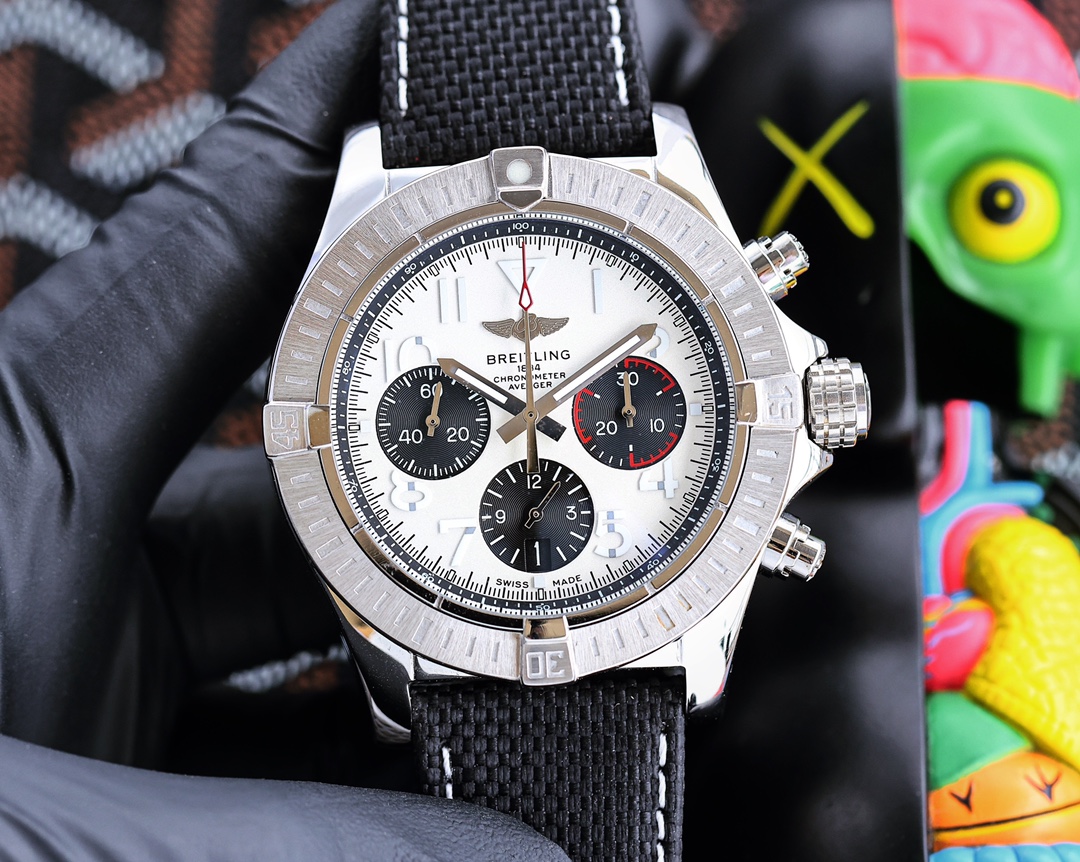 ?? Breitling Avenger series Japanese multi-functional quartz 43*13mm arch bridge tempered glass Italian cowhide strap original buckle Avenger Blackbird Reconnaissance aircraft carrying the mission of changing history