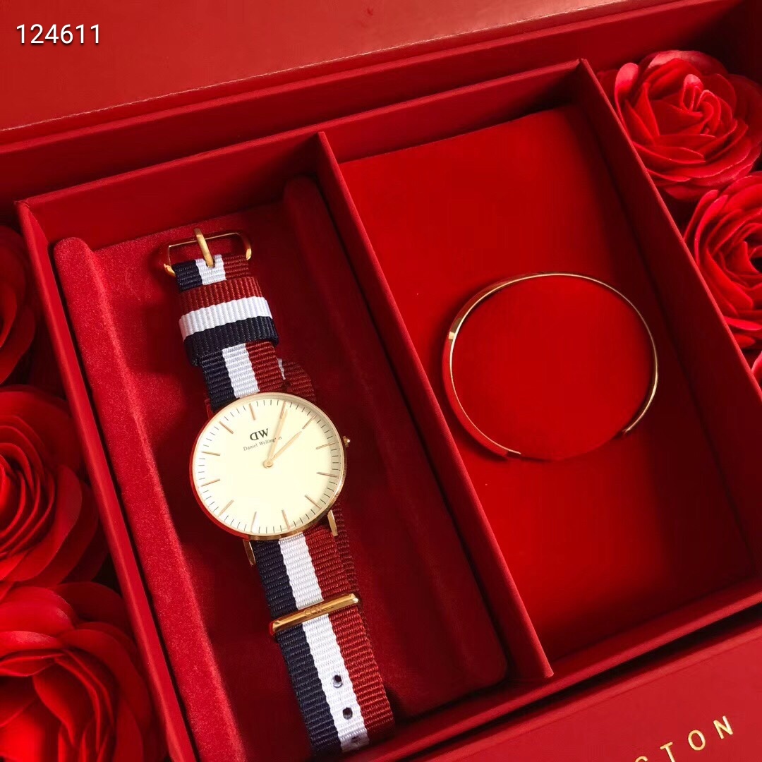 Hot 520 Valentine's Day, dw watch bracelet Rose Gift box 36mm for women, 40mm for men, water-resistant for daily use, dw bracelet made of 316 stainless steel engraved with dw full Mosaic, comparable to counter quality. Give him/her the best gift for this 