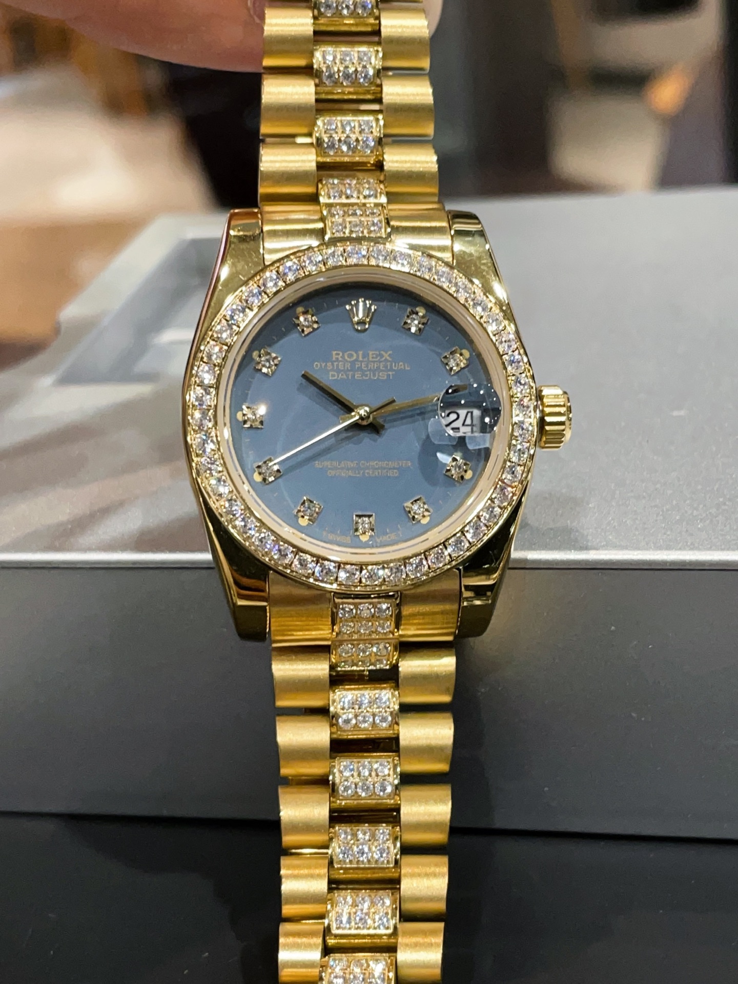 ?? strap with diamonds 380
Rolex Datejust classic women solid steel strap - original buckle imported movement Little Red Book Hot recommendation Design shows unique noble elegant goddess temperament! The 316 stainless steel case is hand-set with Swarovski